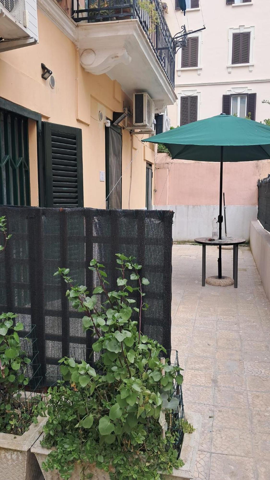 Apartamento Dimoramadonnella Bari Exterior foto